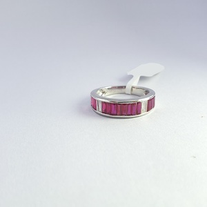 Bague en or jaune 14 carats avec rubis pour femme, bijoux de luxe pour les occasions de mariage et de fête, artisanat haut de gamme - Product Image 3