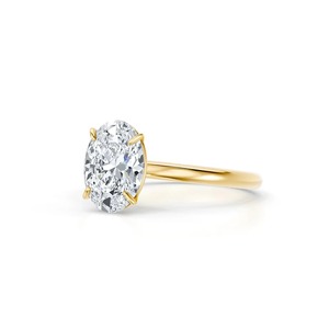 Bague de fiançailles solitaire en or jaune 9 carats avec diamant ovale de 1,00 carat cultivé en laboratoire pour femme - Product Image 5