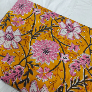 Tissu en coton imprimé à la main pour la décoration de la maison, la couture, la rembourrage, les housses de coussin et les projets décoratifs - Product Image 4
