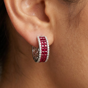 Magnifiques boucles d'oreilles créoles en or blanc 18 carats avec rubis véritable serti invisible, diamants naturels taille princesse pavés, supportant la conception personnalisée CAD - Product Image 3