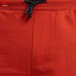 Shorts décontractés légers pour hommes, conçus pour un confort quotidien, en tissu respirant et lisse, au look moderne et épuré - Product Image 4