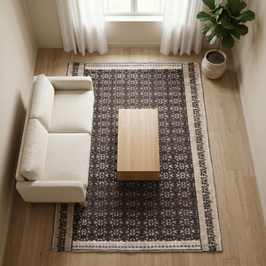Alfombra de Lana Tejida a Mano Midnight Nomad Negra y Marfil, Diseño Tribal Geométrico Tradicional, Base Antideslizante y Ecológica - Product Image 4