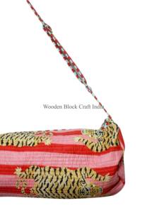 Bolsa acolchada artesanal para esterilla de yoga con diseño de estampado de tigre, correa ajustable, tela ligera, perfecta para viajes y uso diario. - Product Image 2