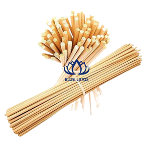 สินค้าขายดี น้ำหอมปรับอากาศ Royal Blue Lotus Leccie Nguyen กลิ่นหอมจากหวายธรรมชาติ พรีเมียม สำหรับบ้าน ผลิตที่ฮานอย - Product Image 1