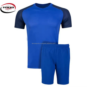 Uniformes de Fútbol Unisex de Alta Calidad, 100% Poliéster, Colores y Logotipo Personalizables a Precio Económico, MOQ Bajo Disponible para Servicio OEM - Product Image 6