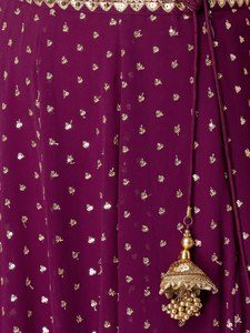 Ensemble Lehenga Choli en Georgette Bourgogne avec Paillettes, Broderies Zari et Dentelle – Tenue de Mariage Ethnique pour Femme - Product Image 3
