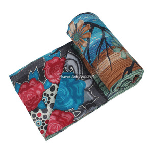 Cubrecama con Estampado Floral Hecho a Mano, Colcha Kantha, Manta Kantha Floral Reversible, Manta India Reversible Cosida a Mano, Manta Pesada Antigua - Product Image 1