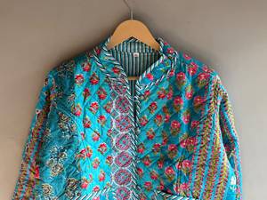 เสื้อแจ็คเก็ตผู้หญิงลายดอกไม้แบบควิลท์ คอจีน แขนยาว ปักมือ สำหรับใส่ในฤดูใบไม้ร่วง ของขวัญสำหรับเธอ - Product Image 4