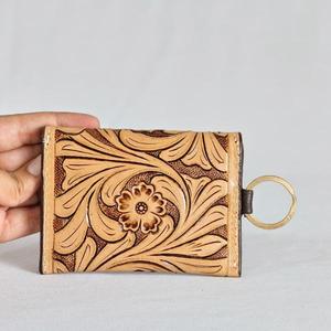 Portefeuille en cuir véritable fait main avec gaufrage floral, style vintage, fermeture à bouton-pression pour femme, utilisation quotidienne courte - Product Image 2