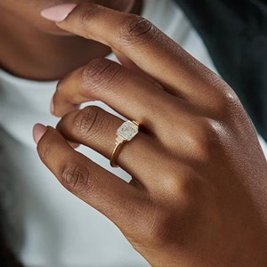 แหวนหมั้นเพชรทรง Asscher Cut น้ำหนัก 3.00 กะรัต สำหรับผู้หญิง ทองคำขาว 14K ตัวเรือนแบบ Prong Setting ดีไซน์เรียบหรู ได้รับการรับรองจาก GRA แหวนแต่งงาน - Product Image 5