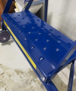 4 <b>Step</b> Rolling Steel Ladder with Safety Rails <b>Portable</b> Industrial <b>Step</b> Stool for Home Use 300kg Capacity - Product Image 3