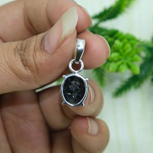 Pendentif ovale en onyx noir naturel, serti de griffes en argent sterling 925, bijoux en pierres précieuses, vente en gros pour femmes, sœurs, cadeau de Noël - Product Image 4
