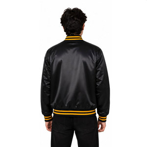 Chaqueta Varsity Bordada Personalizada para Hombre, Negra con Ribete Amarillo, Forro de Satén, Corte Regular, Cuello Camisero, Ropa Casual de Otoño - Product Image 5