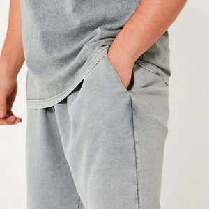 Ensemble T-shirt et short vintage surdimensionné pour homme, délavé à l'acide, avec impression graphique DTG personnalisée, en coton respirant, style streetwear, pour l'été - Product Image 2