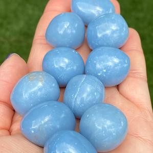 Pierres Roulées Irrégulières d'Angelite Naturelle Polies à la Main, Cristal Bleu de Guérison pour la Méditation, le Reiki, l'Énergie des Chakras, Décoration Chakralume - Product Image 3