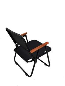 Silla de Jardín Plegable Moderna y Ecológica, Asiento de Mimbre, Estructura de Acero Negro, Reposabrazos de Madera, Diseño Minimalista - Product Image 3