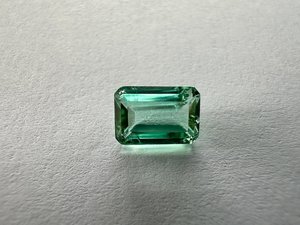 Turmalina Verde Natural Corte Esmeralda (Rectangular) |   Origen Brasil |   Calefactado |   Piedra Coleccionable Premium - Product Image 3