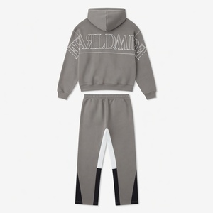 Conjunto Deportivo Glory con Bordado Personalizado, Sudadera Oversize con Bolsillo Canguro y Pantalones Deportivos con Paneles para Ropa Urbana y Casual - Product Image 2