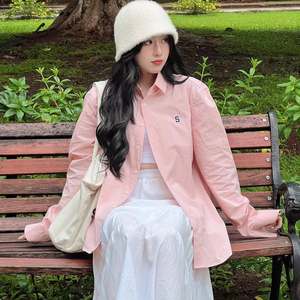 Camisa Oxford Azul Lisa Personalizada para Hombre con Logotipo Bordado, Manga Larga, Formal e Informal, Fabricante de Ropa Vietnamita - Product Image 5