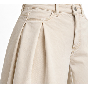 Culottes en jean à taille mi-haute et jambes larges pour femmes avec plis latéraux - Ecru - Product Image 4