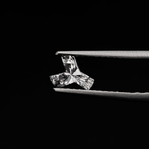 Nouvel Arrivage Diamant Solitaire Lettre Y de 1 Carat Certifié IGI VVS, Cultivé en Laboratoire, Taillé Fantaisie, Perforé au Laser, pour la Fabrication de Pendentifs, Meilleur Prix - Product Image 5