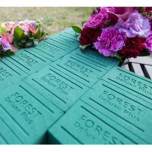 Espuma Floral Húmeda de Color Verde, Larga Duración, Retención de Agua Rápida, Alta Calidad, Apta para Flores Frescas - Product Image 6