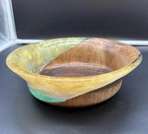 Decorative Glossy Resin <b>Heart</b> Shape <b>Bowl</b> Unique Artistic MODEL Eco-Friendly Nautical Love for Vibrant Dining Modern Tableware - Product Image 3