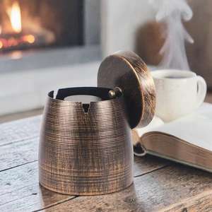 Cendrier en métal coupe-vent avec couvercle, design sans fumée pour une utilisation en intérieur et en extérieur - Product Image 2
