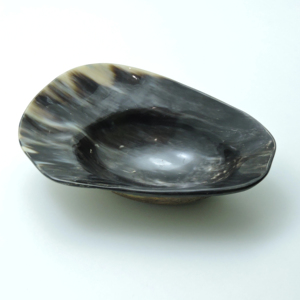 Bol décoratif en corne de buffle véritable, design haut de gamme, bol de service en corne, saladier en corne à prix très raisonnable - Product Image 1