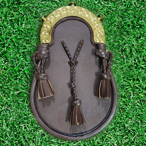 Accessoires de costume écossais traditionnels les plus vendus : cantle en laiton et pochette en cuir végétalien marron pour kilt et sporran - Product Image 1