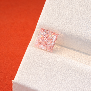 ราคาขายส่ง เพชรเจ้าหญิงทรงเหลี่ยมสีชมพู เพชรเลี้ยงในห้องปฏิบัติการ 3.0 กะรัต ความสะอาดระดับ VVS รับรองโดย IGI เพชรเม็ดเดี่ยวสำหรับทำเครื่องประดับ - Product Image 3