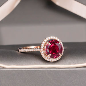 Bague en or massif 14K coupe ronde en laboratoire avec rubis Art Déco Halo Design pour mariages fiançailles avec cadeau d'option de remplacement de pierres précieuses - Product Image 1