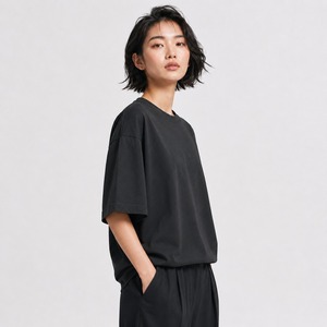 T-shirts oversize pour femmes de qualité supérieure avec tissu doux, coupe décontractée, sensation respirante et qualité durable, parfaits pour un usage quotidien décontracté - Product Image 5