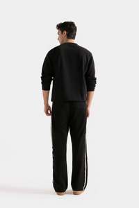 เสื้อสเวตเตอร์ขนแกะคอกลมสำหรับผู้ชายแบบเรียบ - Product Image 3