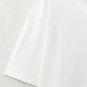 Camiseta Blanca Casual de Manga Corta para Mujer, Cuello Redondo, Corte Holgado, Logotipo Estampado, 100% Algodón Jersey, Transpirable para Primavera/Verano - Product Image 3