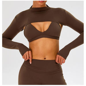 Haut court pour femme à manches longues avec passe-pouces, idéal pour le sport et l'entraînement - Product Image 3