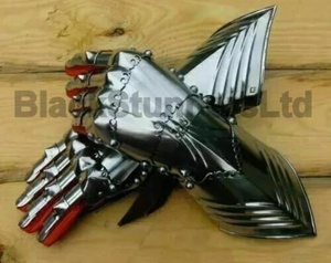 Guantes de Acero Estilo Medieval, Armadura Plateada, Pieza de Arte Coleccionable - Product Image 4