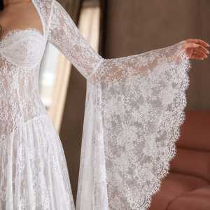 Robe de soirée longue élégante pour femme, en dentelle Chantilly blanche, imprimé floral, appliques classiques, écologique, transparente, avec corset et coupe cloche - Product Image 3