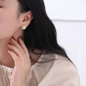 Exquisitos Pendientes de Plata de Ley S925, Estilo Francés, Perla Natural Azul Tesoro de 11-12 mm, Redondos, Sensación de Alta Gama, Ligeramente Imperfectos - Product Image 4