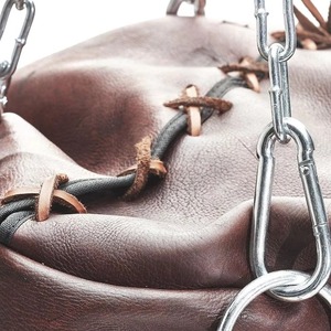 Sac de frappe d'entraînement personnalisé avec une robuste housse extérieure et un intérieur absorbant les chocs pour l'entraînement au boxe - Product Image 6
