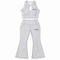 Ensemble de yoga tendance pour femme, imprimé léopard, avec crop top dos nu et leggings évasés taille haute, tenue de sport personnalisée, vente en gros