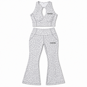 Conjunto de Yoga con Estampado de Leopardo para Mujer, Top Corto Halter, Leggings Acampanados de Cintura Alta, Ropa Deportiva, Atuendo de Fitness Personalizado, Venta al Por Mayor - Product Image 3