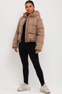 Chaqueta Acolchada para Mujer al por Mayor, Personalizada, Informal, para Exteriores, Resistente al Viento, con Cierre de Cremallera y Bolsillos Laterales, Abrigo Premium para Invierno - Product Image 5