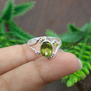 แหวนเพอริดอทดีไซน์แฮนด์เมด แหวนเงินแท้ 925 ประดับพลอยสีเขียว แหวนสัญญาสำหรับผู้หญิง เครื่องประดับเพอริดอตสำหรับผู้หญิง - Product Image 6