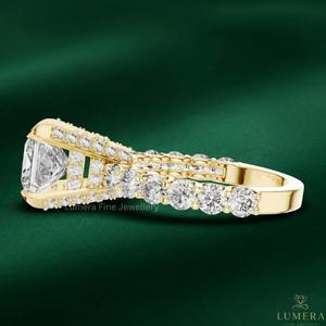 Bague de fiançailles de luxe en or 18 carats plaqué or, diamant blanc taille princesse cultivé en laboratoire pour femme, VVS1 certifié IGI, 57 pierres, mariage - Product Image 2