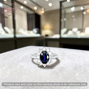 [เชอรี จิวเวลส์] แหวนทองคำขาว 18K ประดับพลอยแซฟไฟร์รูปไข่และเพชรธรรมชาติ ดีไซน์คลาสสิกสำหรับผู้หญิง พร้อมดีเทลรัศมีรอบตัว - Product Image 3