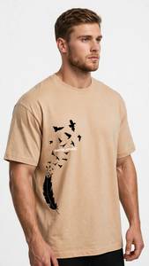 Oneten Apparel T-shirt beige à manches courtes pour hommes, col rond, imprimé plumes et oiseaux noirs, haut décontracté - Product Image 5