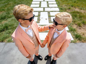 Nouvel arrivage : Ensemble de costume rose pêche pour garçons – Smoking formel 5 pièces coupe ajustée pour mariage, anniversaire et soirée - Product Image 2