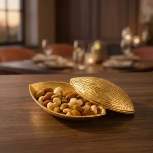 Caja de Metal de Lujo con Forma de Almendra para Frutos Secos, con Grabado Intrincado de Hojas en la Tapa Decorativa, Tazón Premium para Servir Nueces para Fiestas - Product Image 5