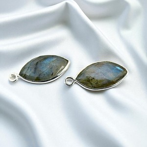 Pendentif Marquise en Labradorite 8x16 MM, Breloque en Argent 925 Faite à la Main, Bijoux en Pierres Précieuses en Gros - Product Image 1
